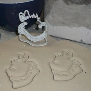 WHITE RABBIT ALICE COOKIE CUTTER PR2344